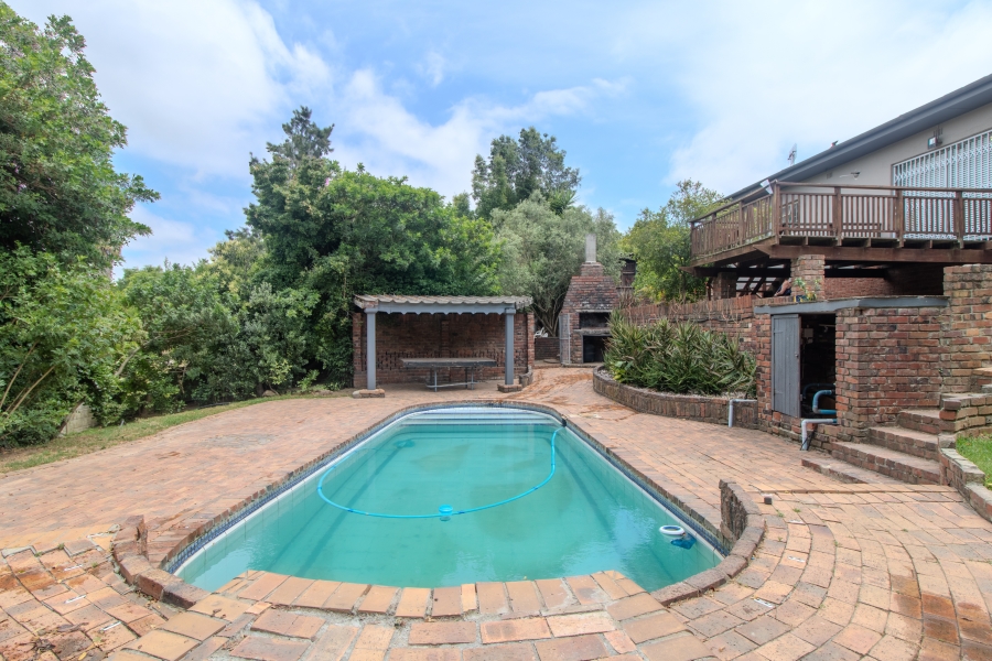 5 Bedroom Property for Sale in Proteaville Western Cape